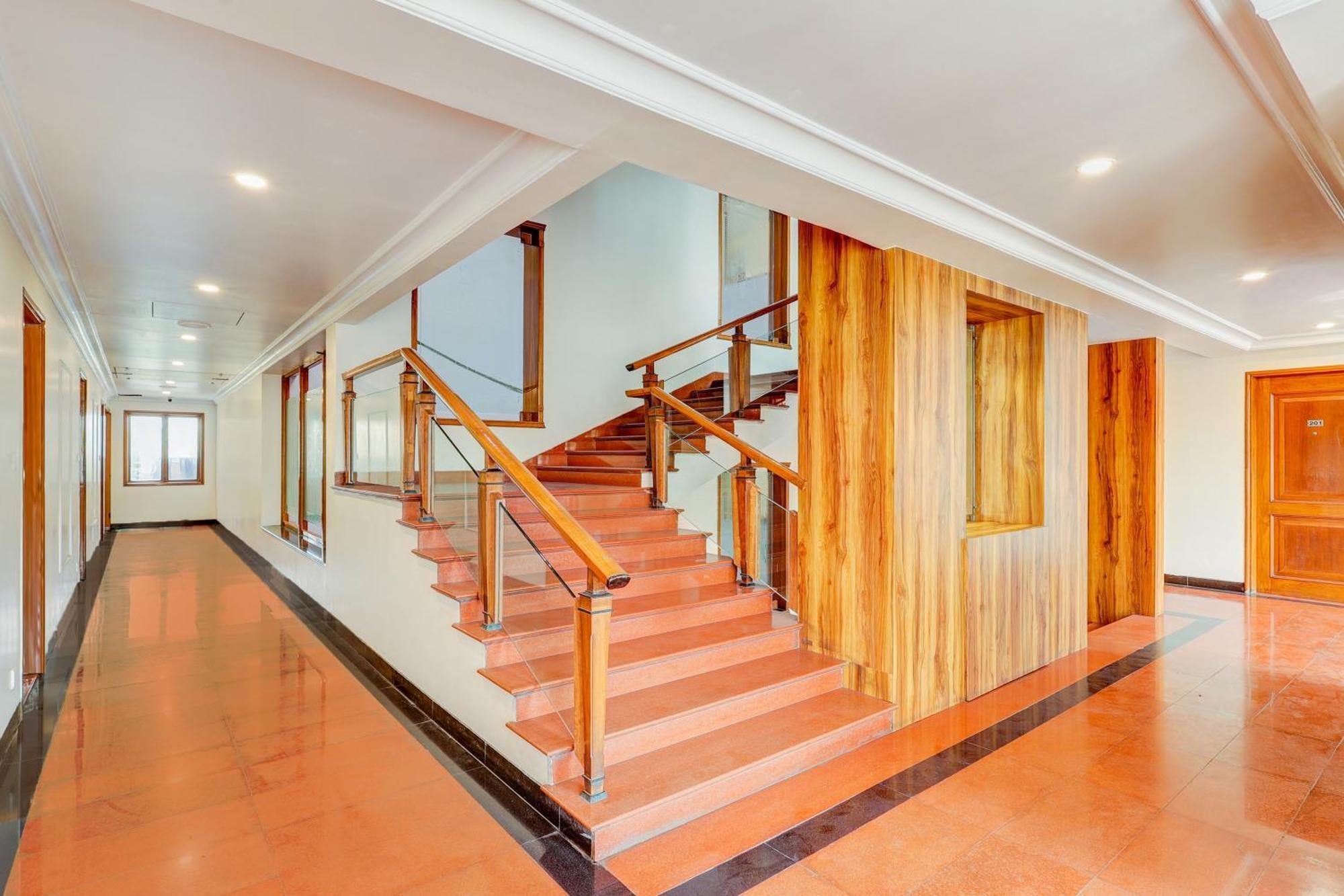 Townhouse Oak Vibe Vacation Hotels Visakhapatnam Exterior foto