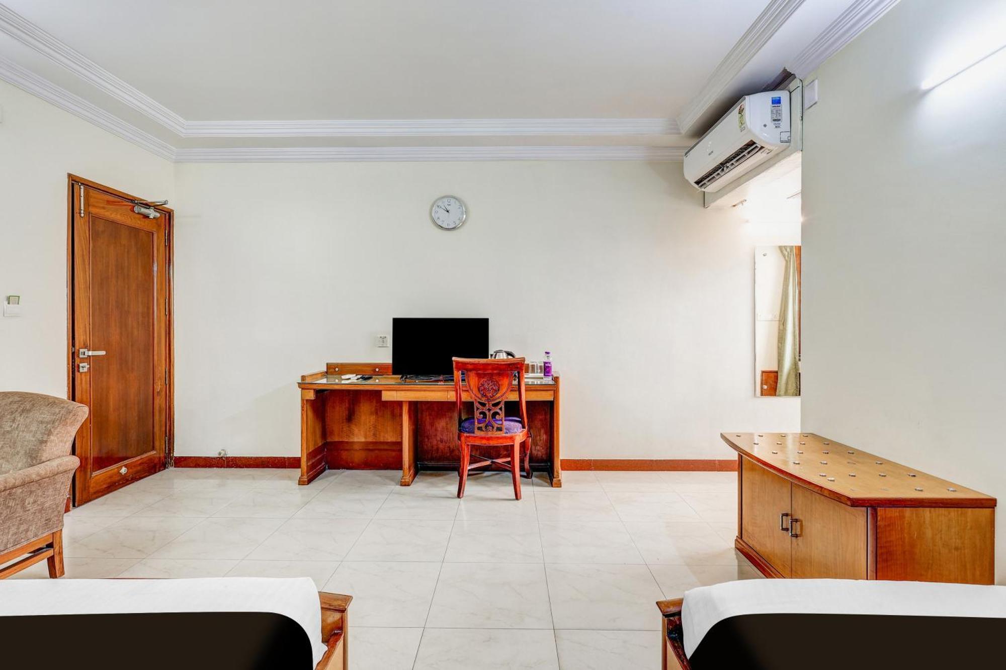 Townhouse Oak Vibe Vacation Hotels Visakhapatnam Exterior foto